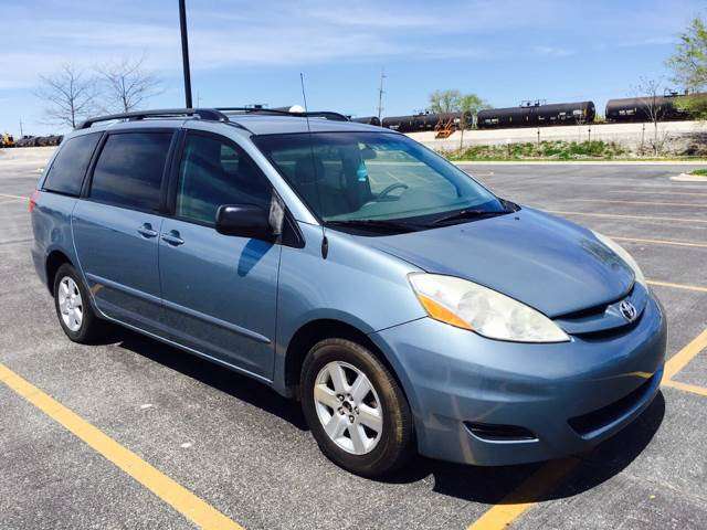 2006 Toyota Sienna LE 8-Passenger 4dr Mini-Van